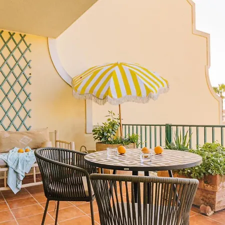 Sao Sebastiao - 1 Bedroom Oceanfront With Pool Appartamento