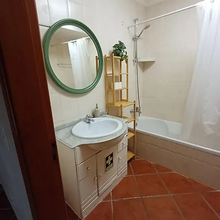 Sao Sebastiao - 1 Bedroom Oceanfront With Pool Lejlighed *