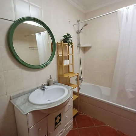 Sao Sebastiao - 1 Bedroom Oceanfront With Pool Lejlighed *