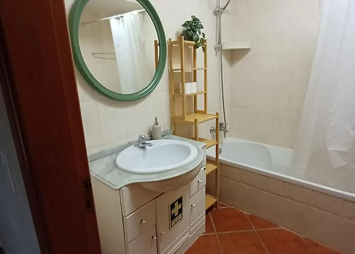Sao Sebastiao - 1 Bedroom Oceanfront With Pool Lejlighed *