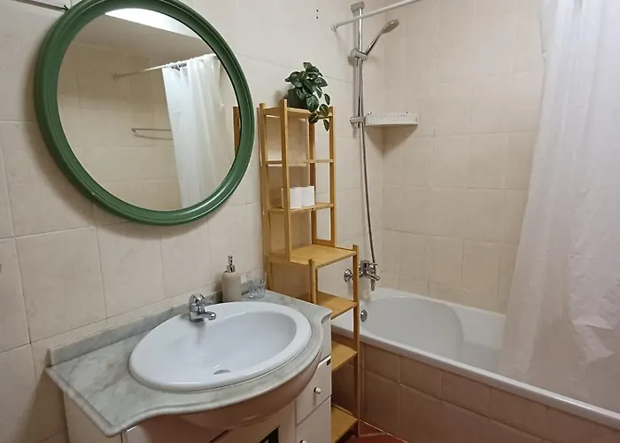 Sao Sebastiao - 1 Bedroom Oceanfront With Pool Lejlighed *